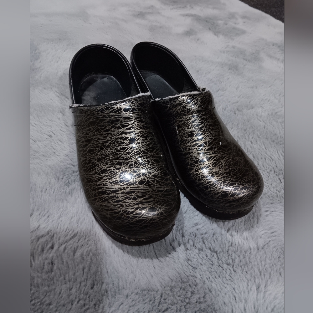 Danskos - Picture 4 of 4